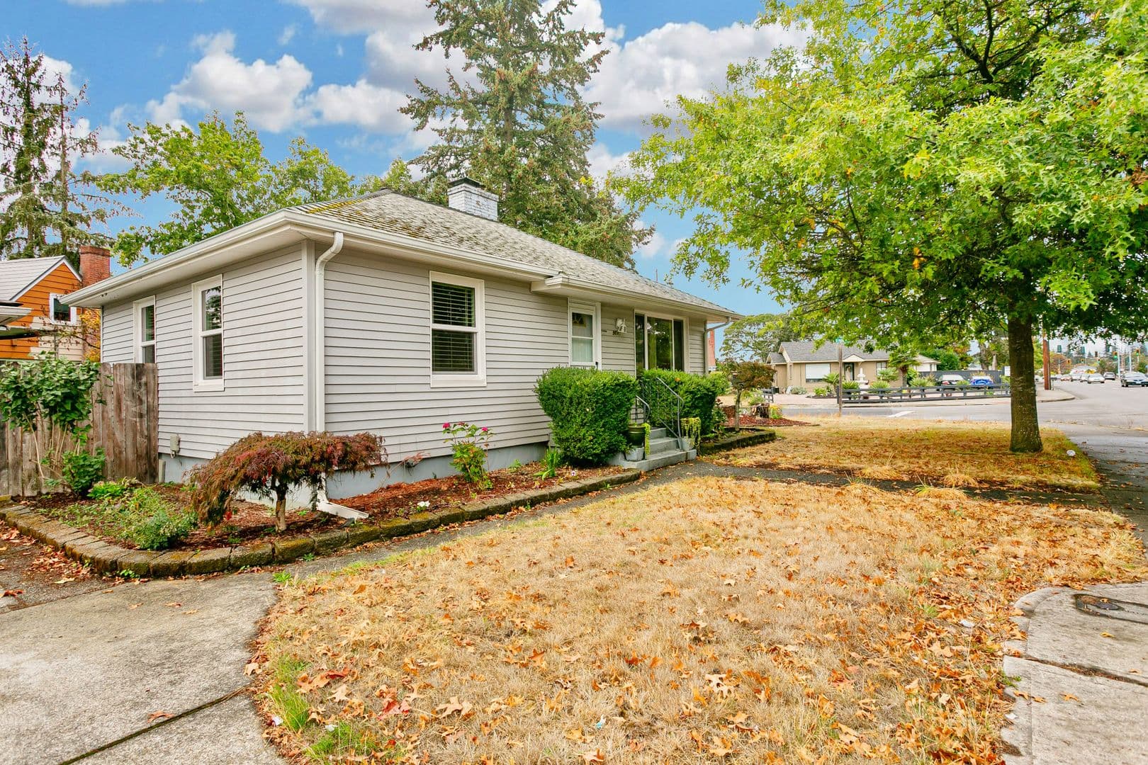 Lakewood House: 9640 Bridgeport Way SW