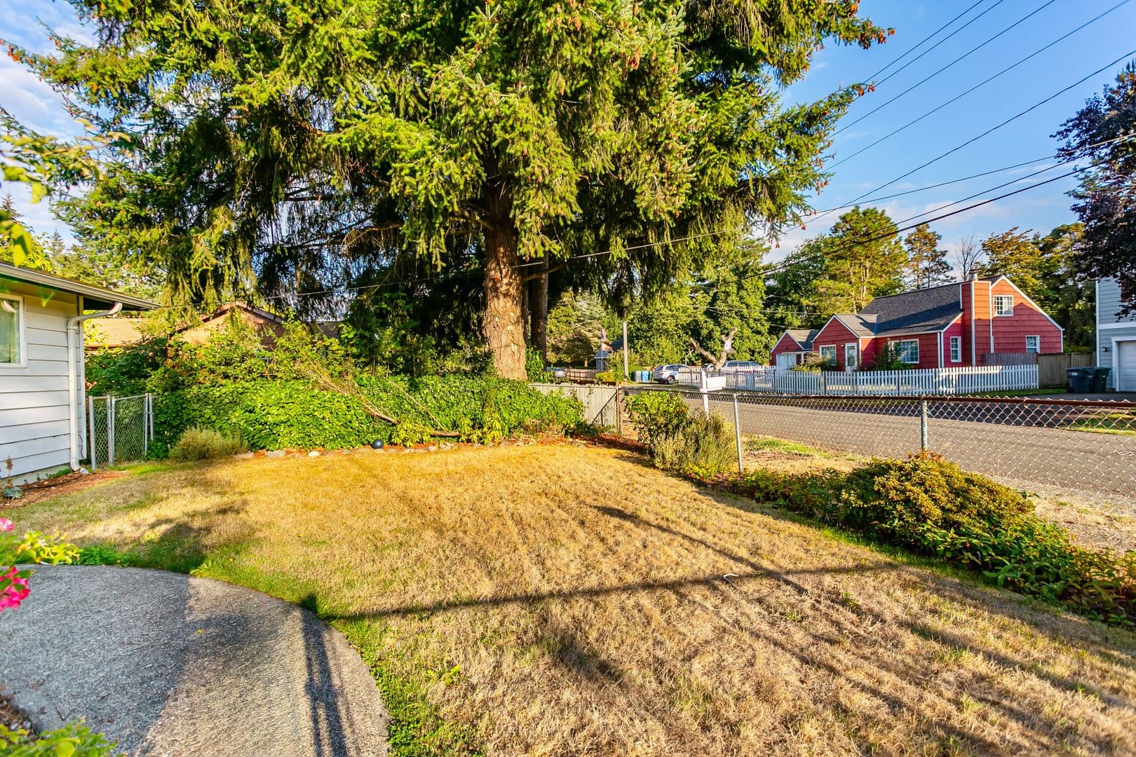 Tacoma Apartment: 863 98th St