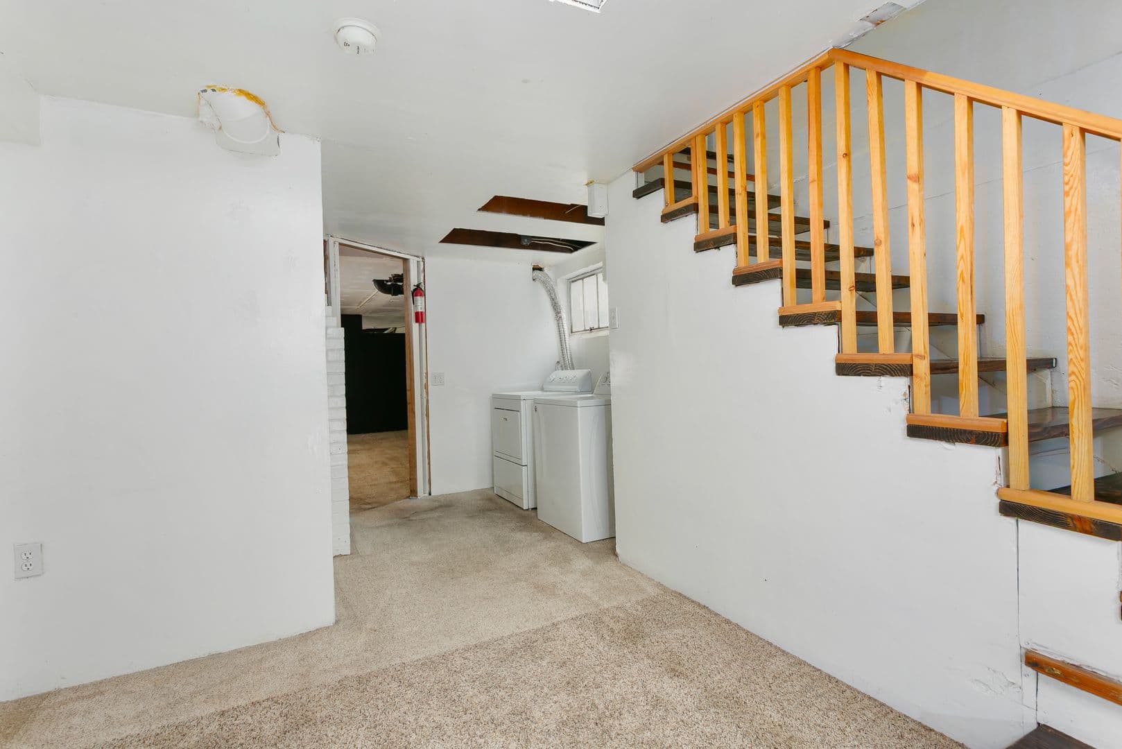 Lakewood House: 9640 Bridgeport Way SW