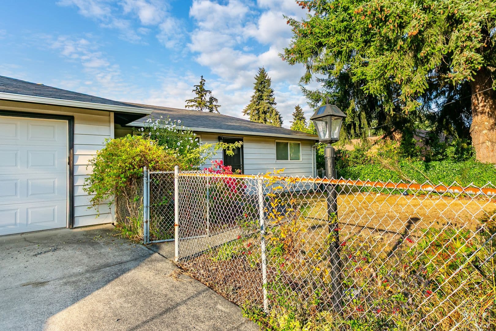 Tacoma Apartment: 863 98th St