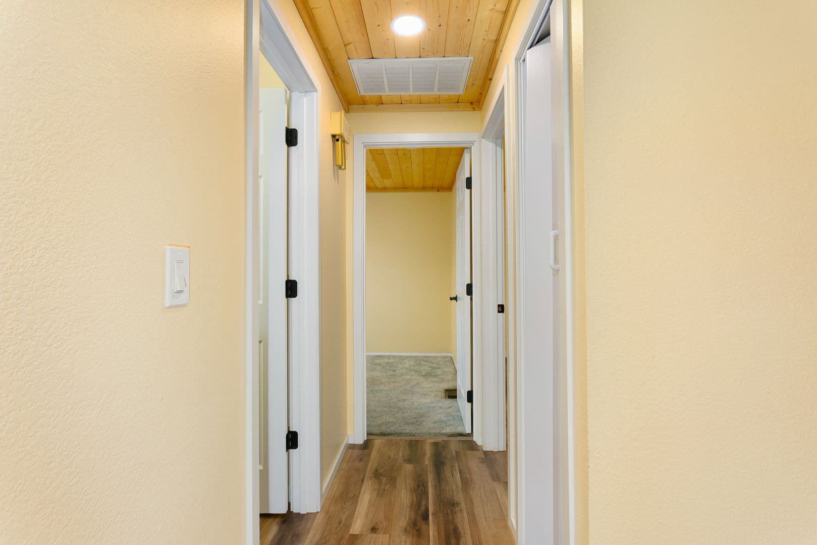 Tacoma Apartment: 863 98th St