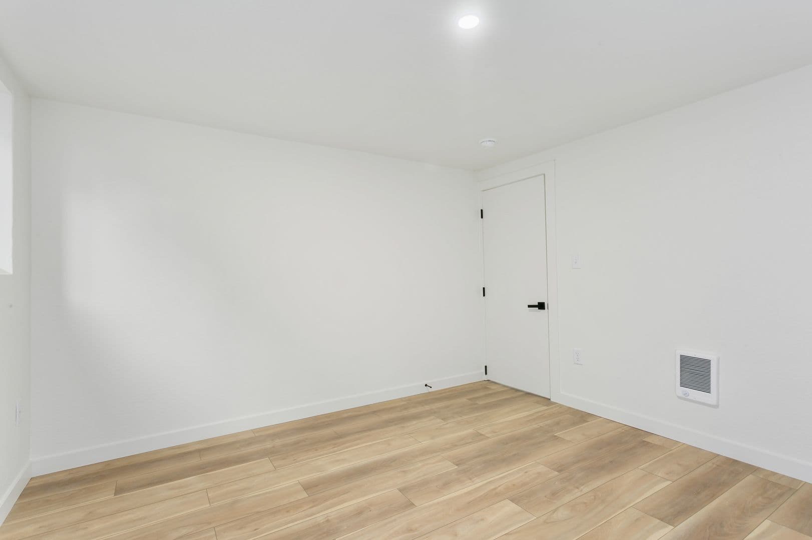 Tacoma Apartment: 511 S 35th St