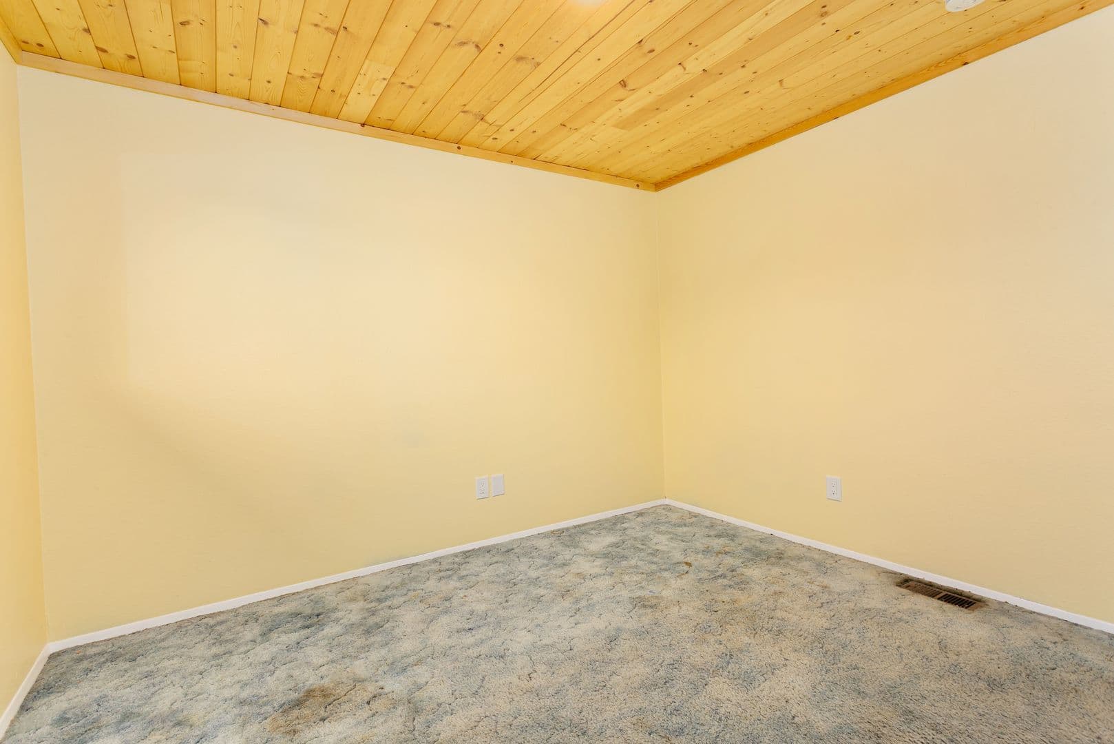 Tacoma Apartment: 863 98th St