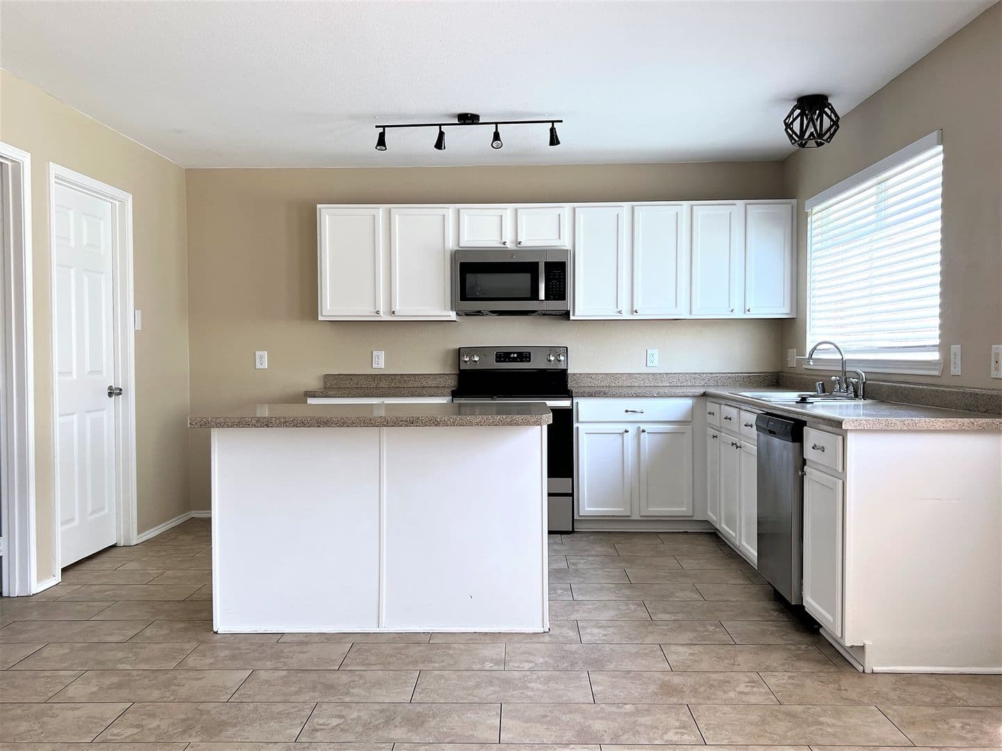 Aubrey House: 1209 Canvasback Drive