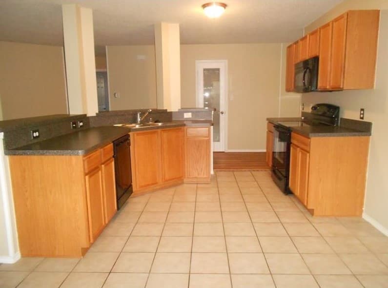 McKinney House: 9512 George Washington Drive