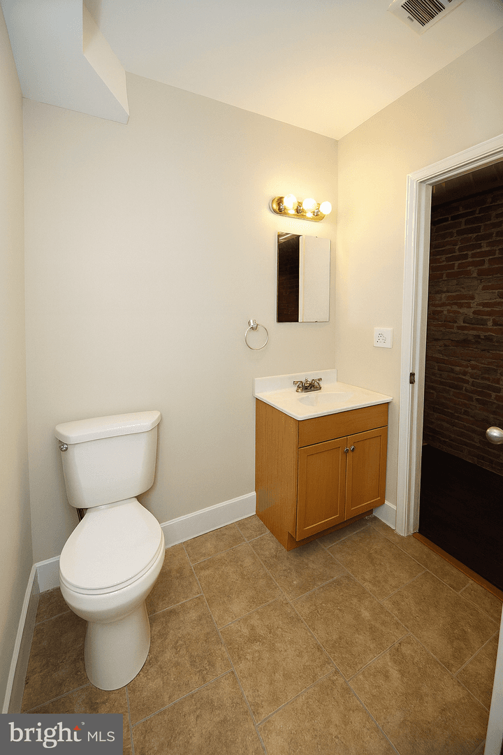 Philadelphia Apartment: 1511 Mifflin Street