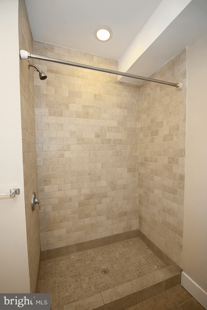 Philadelphia Apartment: 1511 Mifflin Street