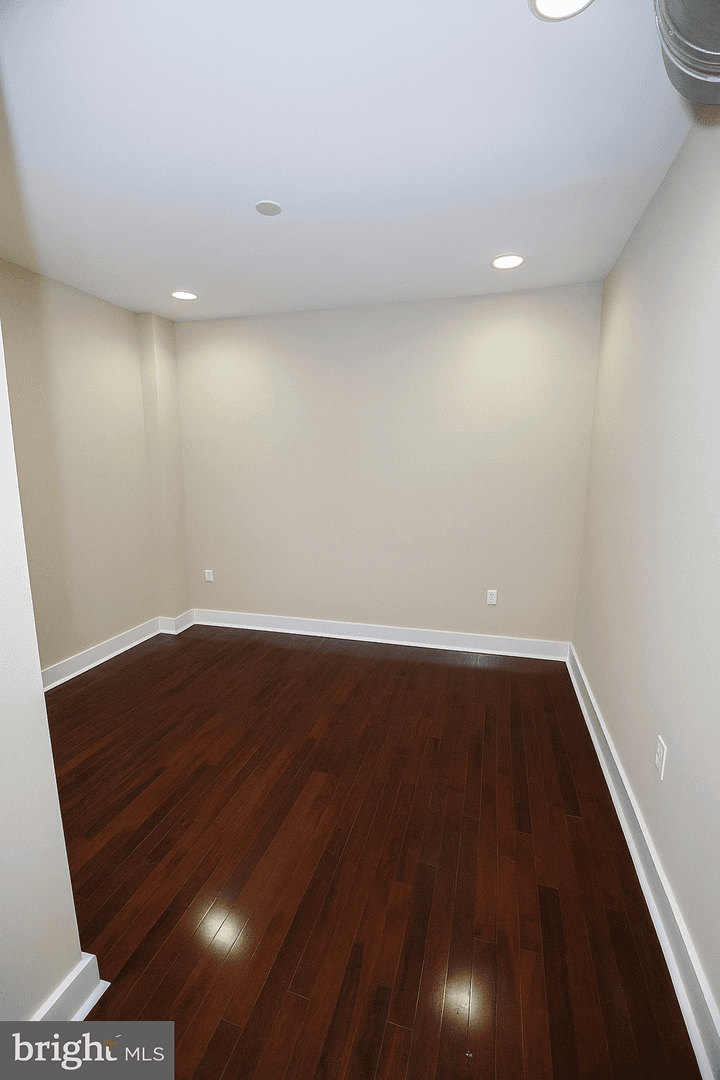 Philadelphia Apartment: 1511 Mifflin Street