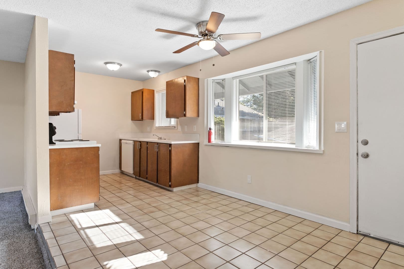 Portland Apartment: 16520 NE Glisan St