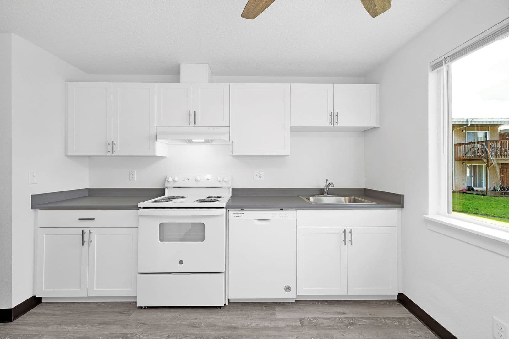 Milwaukie Apartment: 13455 SE Oatfield RD
