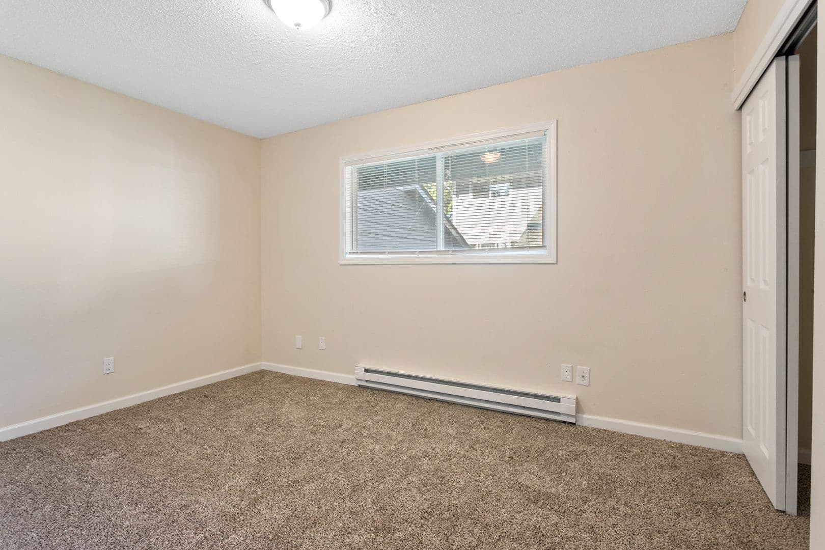 Portland Apartment: 16520 NE Glisan St