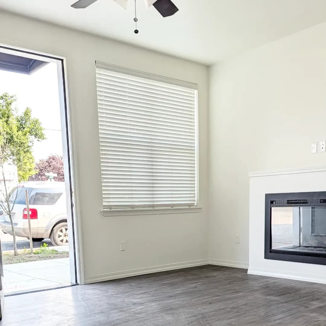 Portland Apartment: 6006 SE 53rd Ave