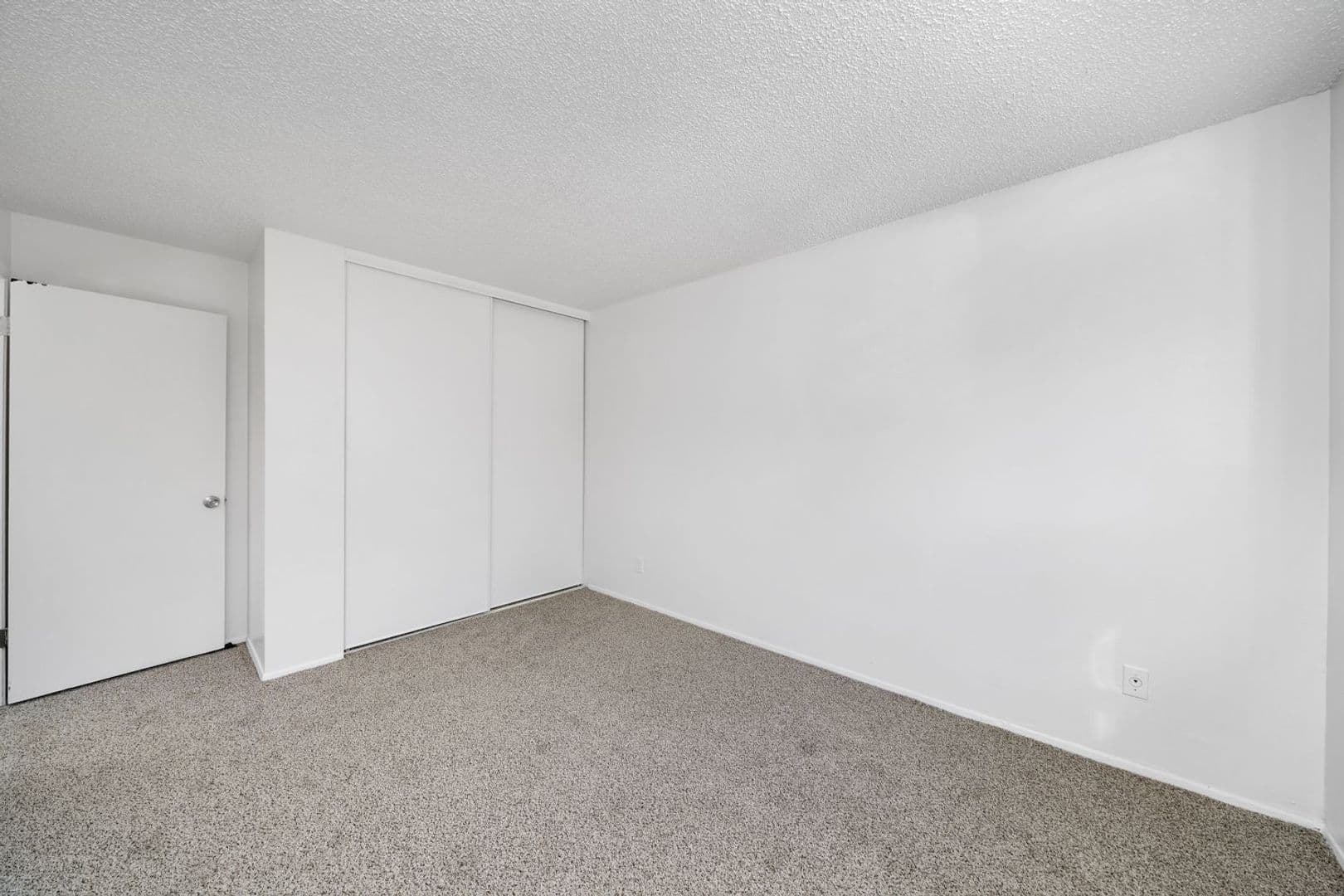 Portland Apartment: 6061 N Fessenden ST.