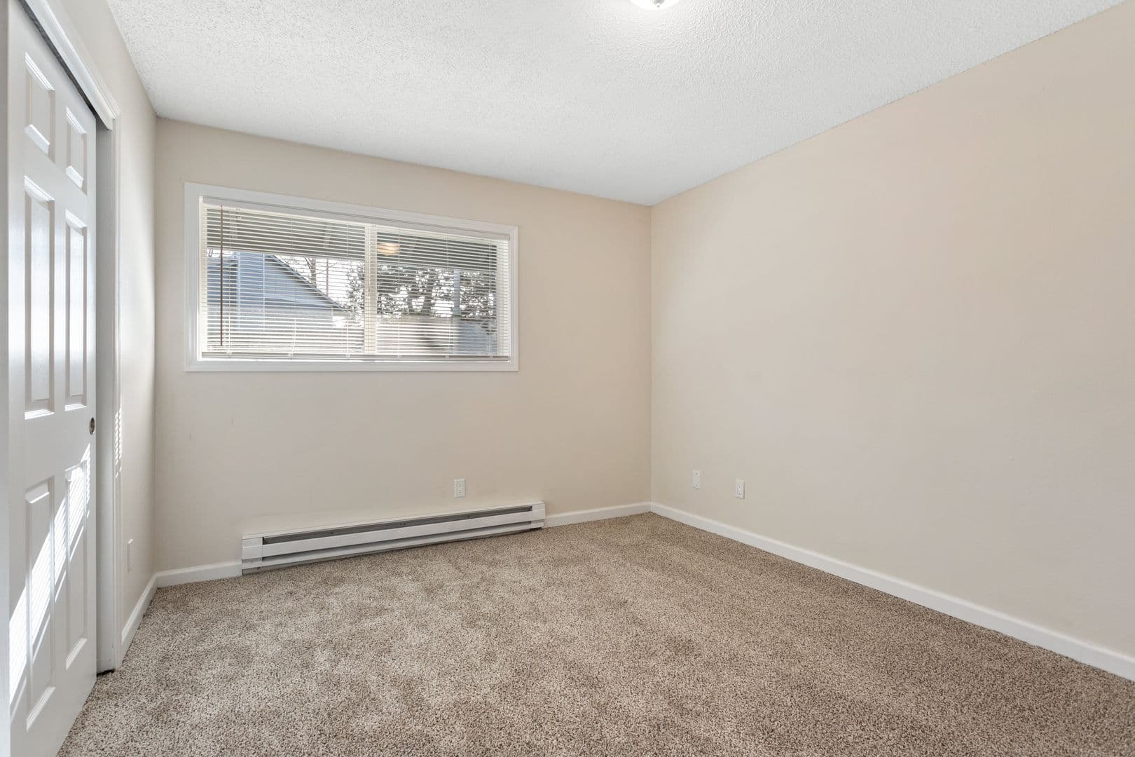 Portland Apartment: 16520 NE Glisan St
