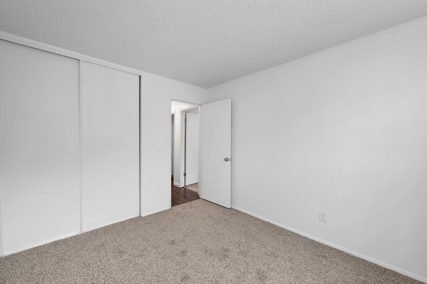 Portland Apartment: 6061 N Fessenden ST.