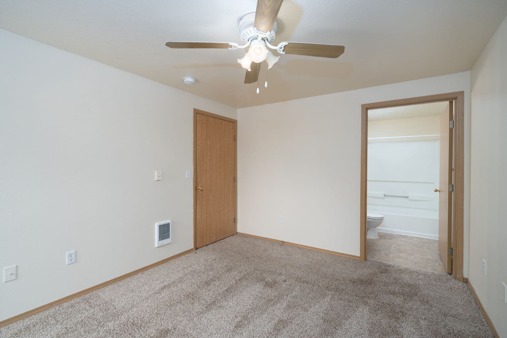 Gresham Apartment: 1519 SE Roberts Drive