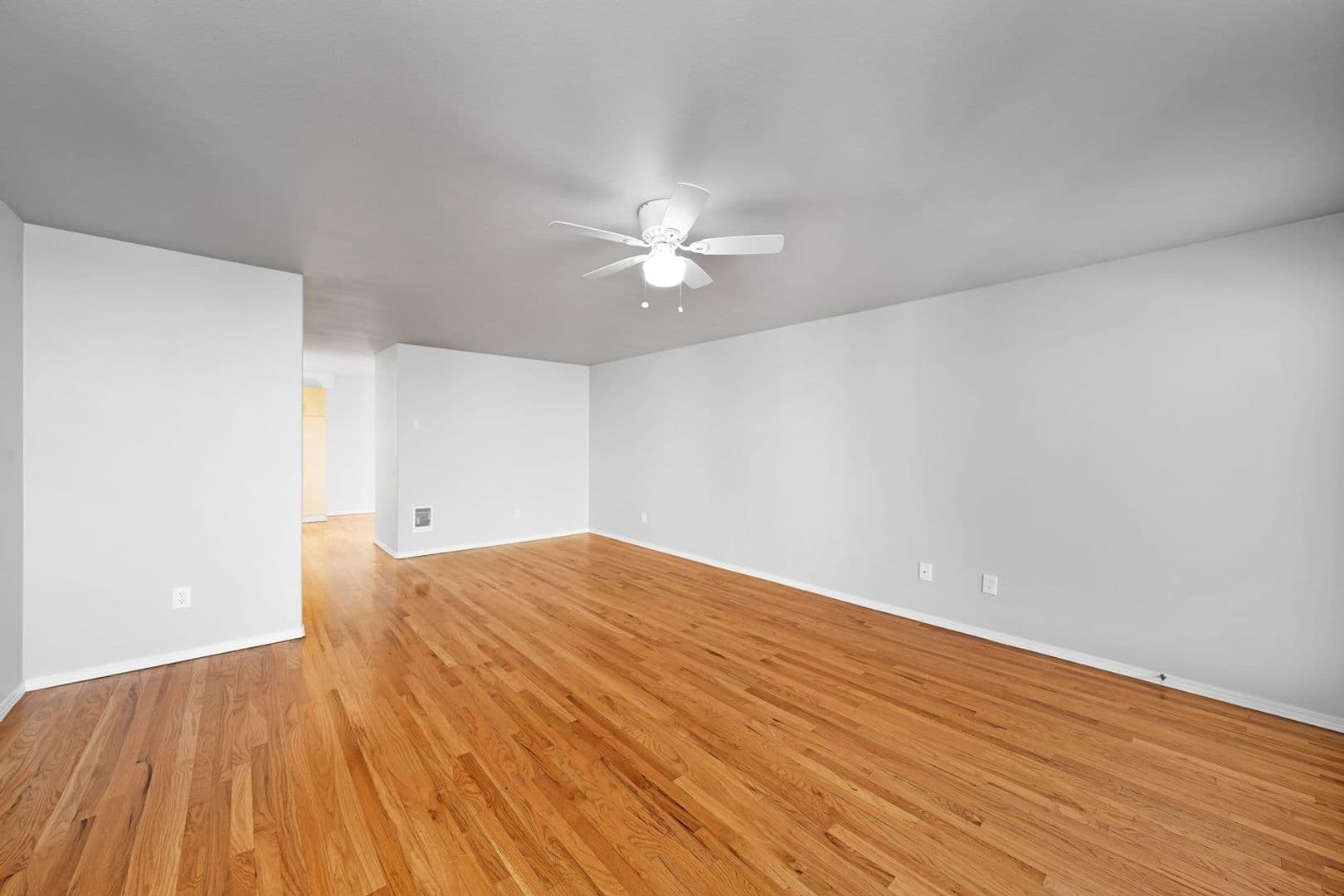 Portland Apartment: 13515 SE Holgate Blvd