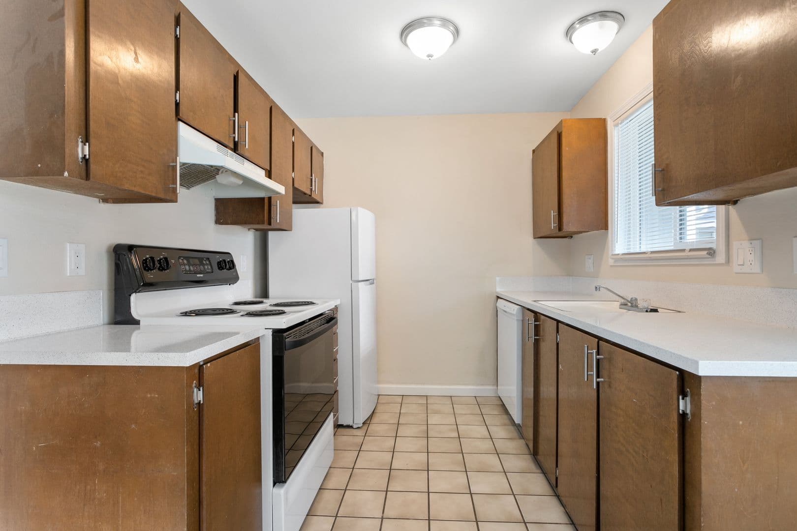 Portland Apartment: 16520 NE Glisan St