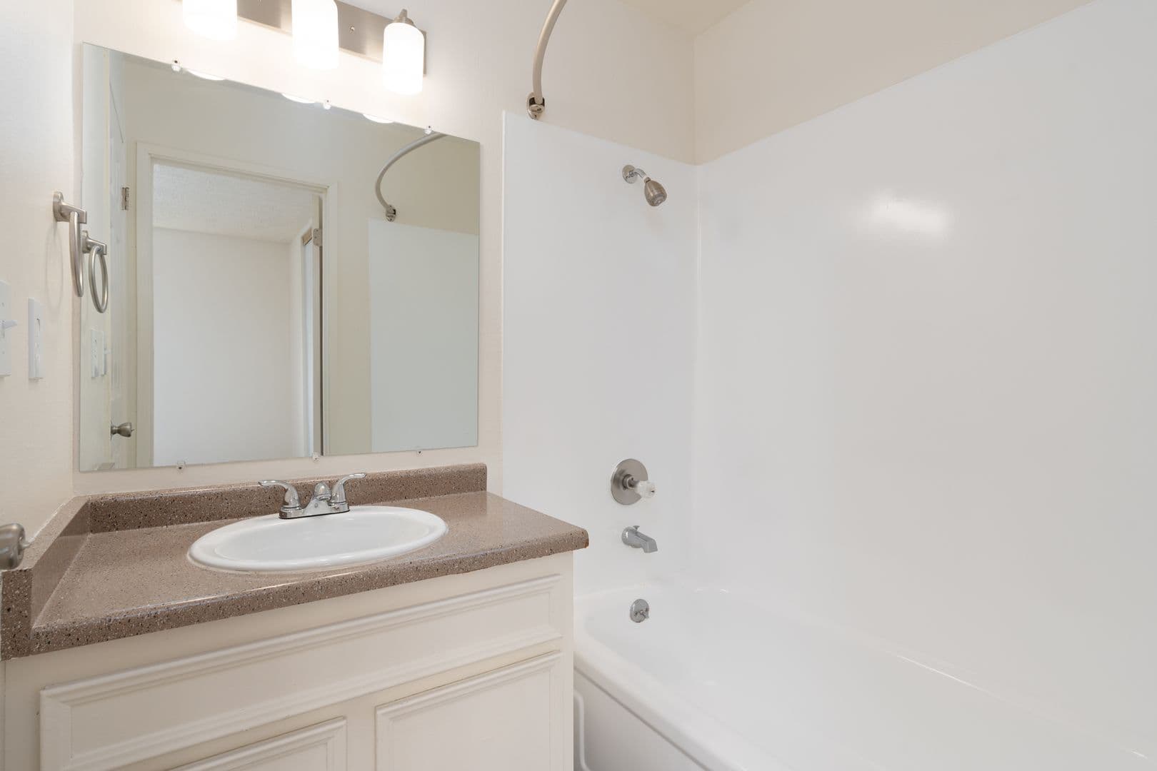 Portland Apartment: 17726 SE Division Street