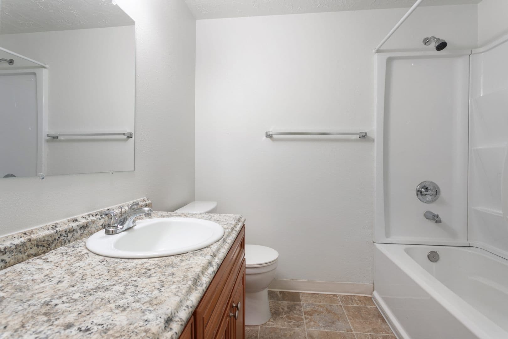 Portland Apartment: 1021 SE 122nd Ave