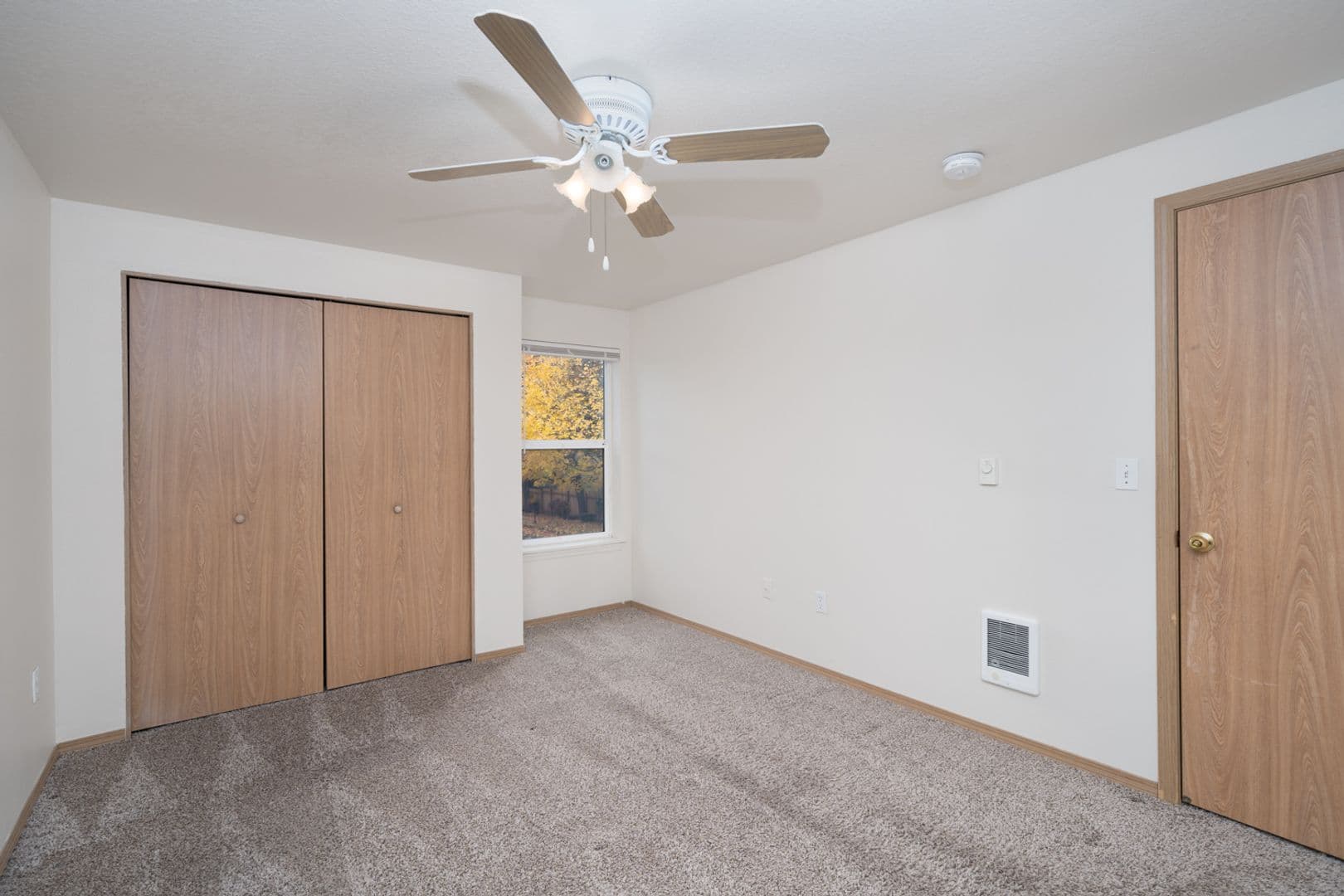 Gresham Apartment: 1519 SE Roberts Drive