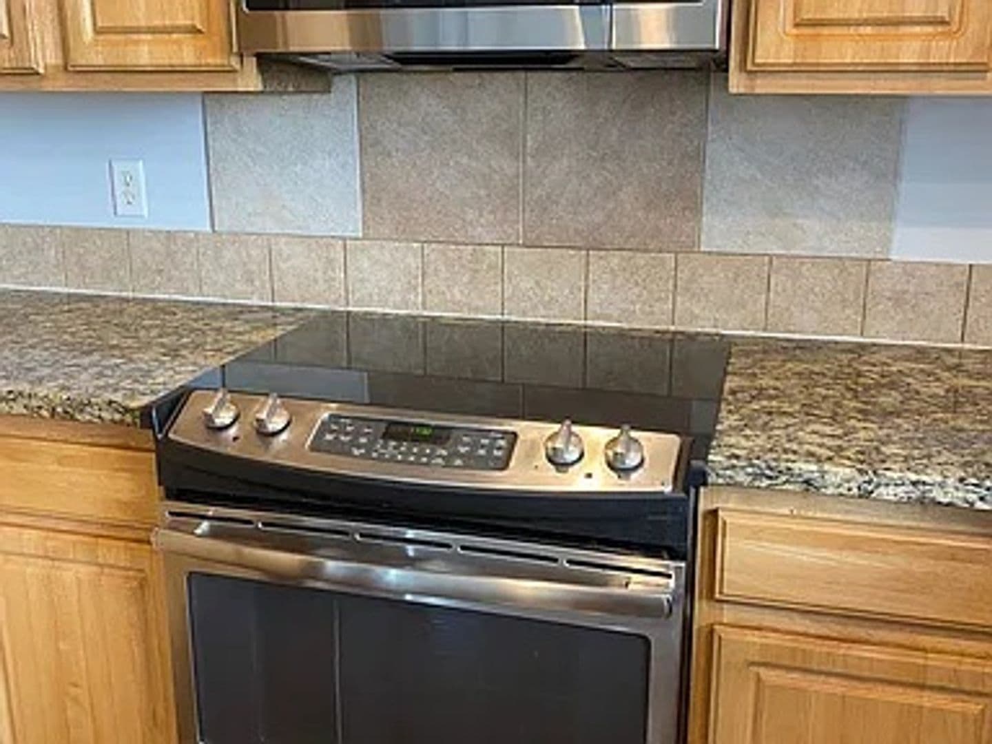 Portland House: 4517 SE 73rd Ave