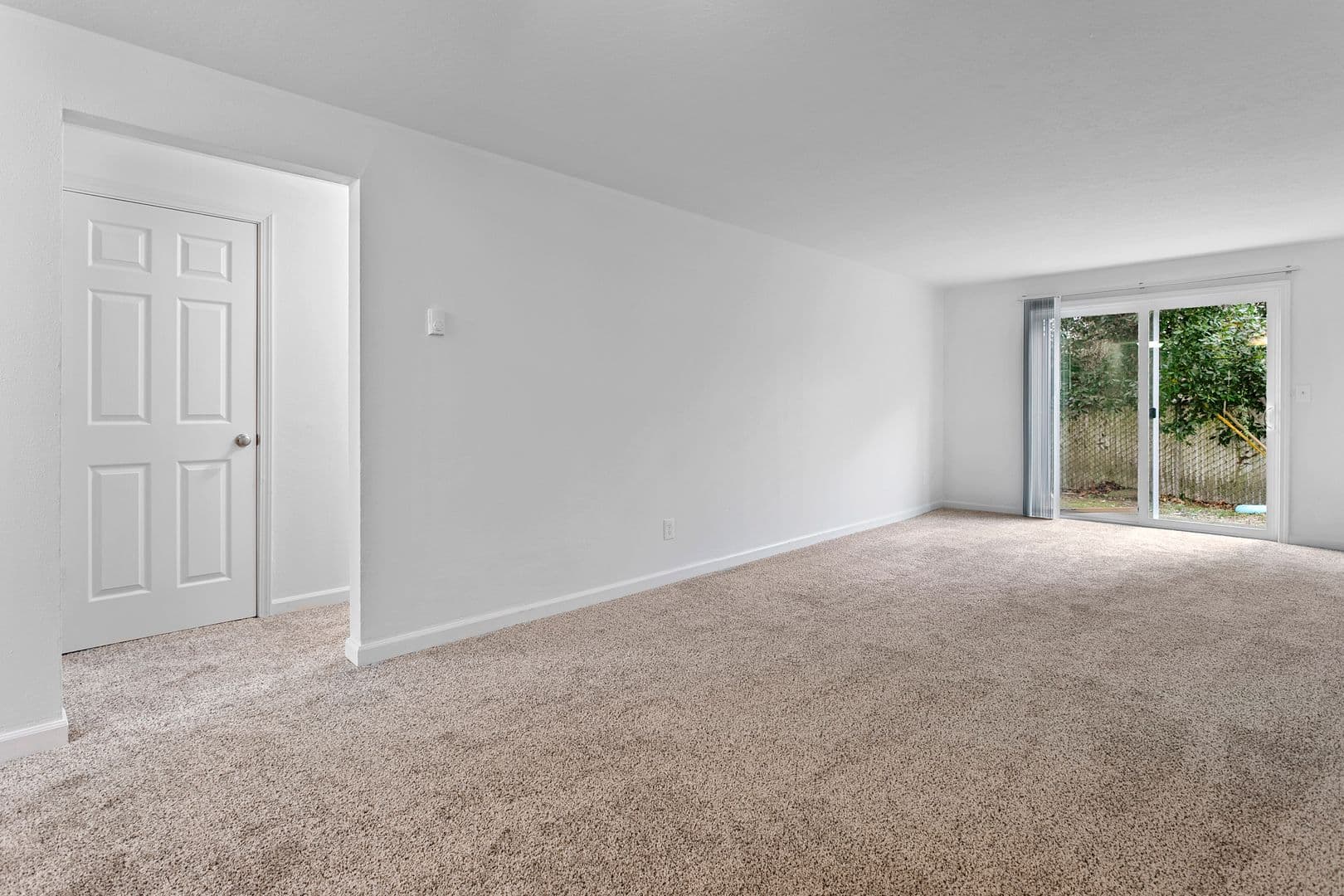 Portland Apartment: 12430 NE Glisan Street