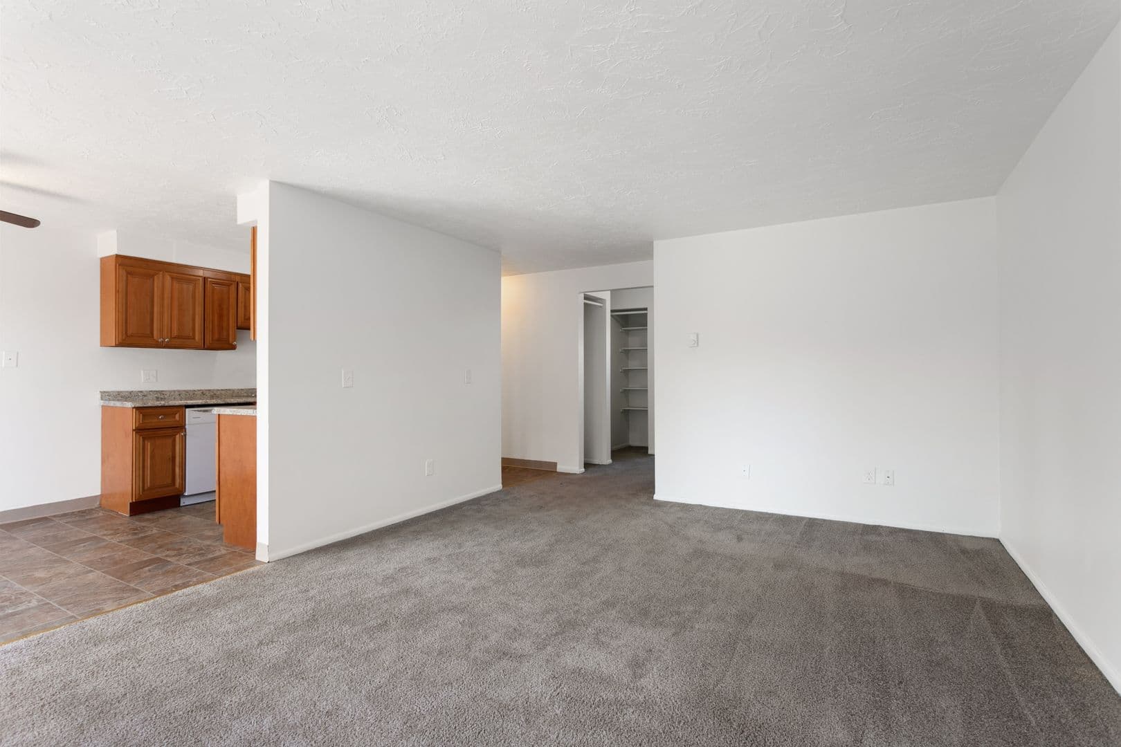 Portland Apartment: 1021 SE 122nd Ave