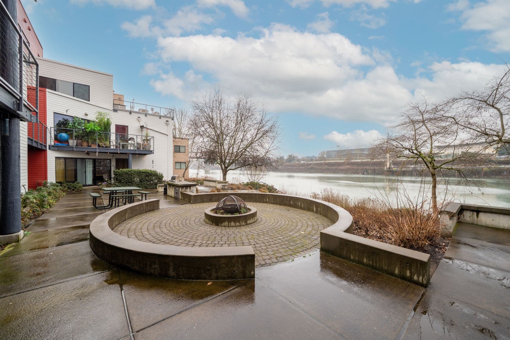Portland Condo: 720 NW Naito Pkwy
