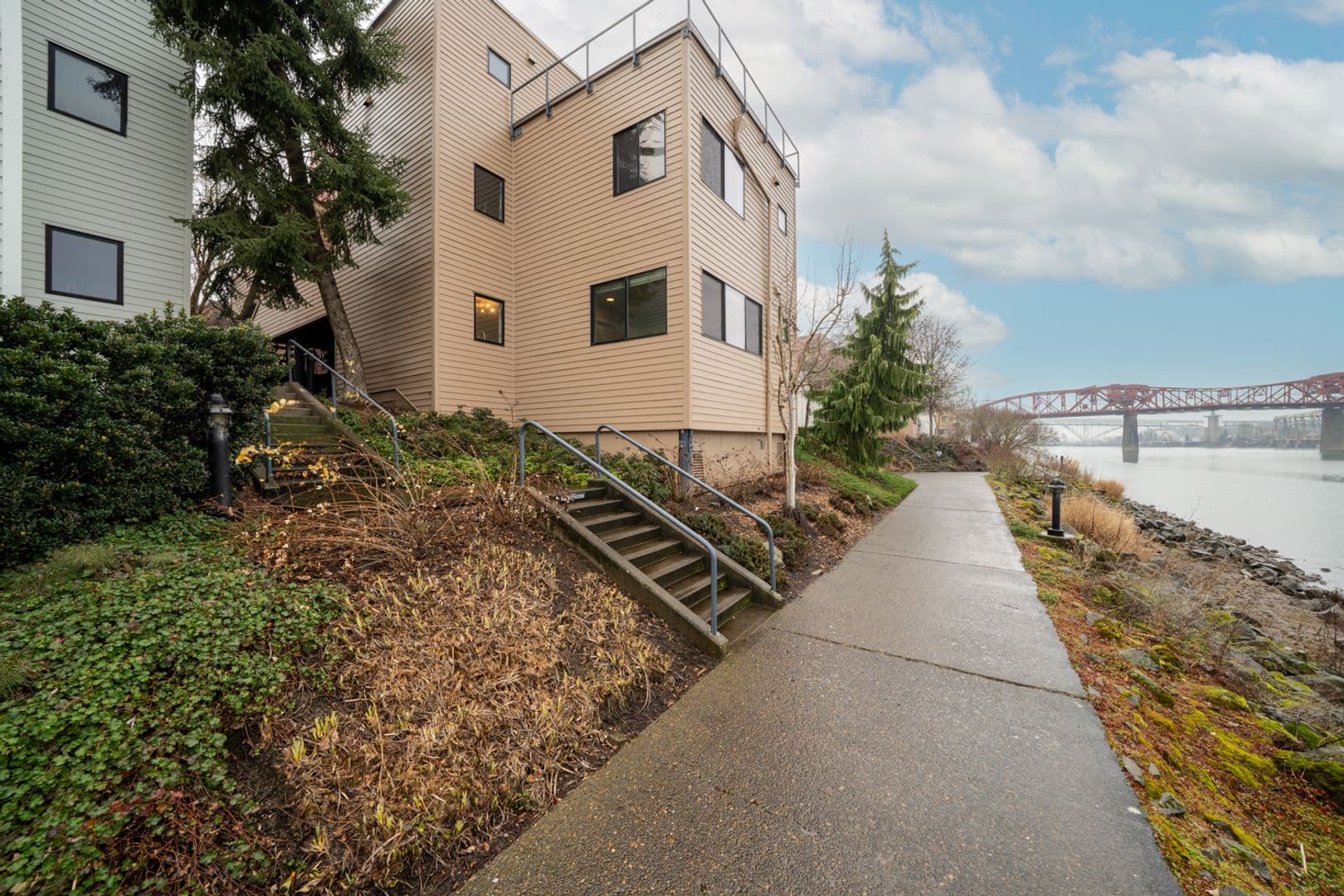 Portland Condo: 720 NW Naito Pkwy