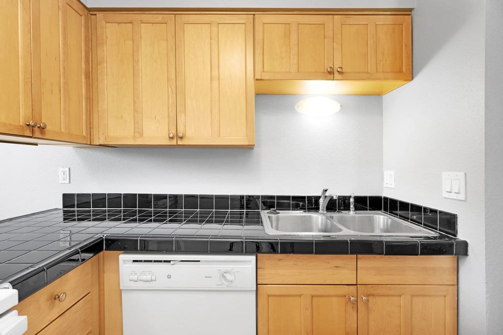 Wilsonville Apartment: 10305 SW Wilsonville Rd.