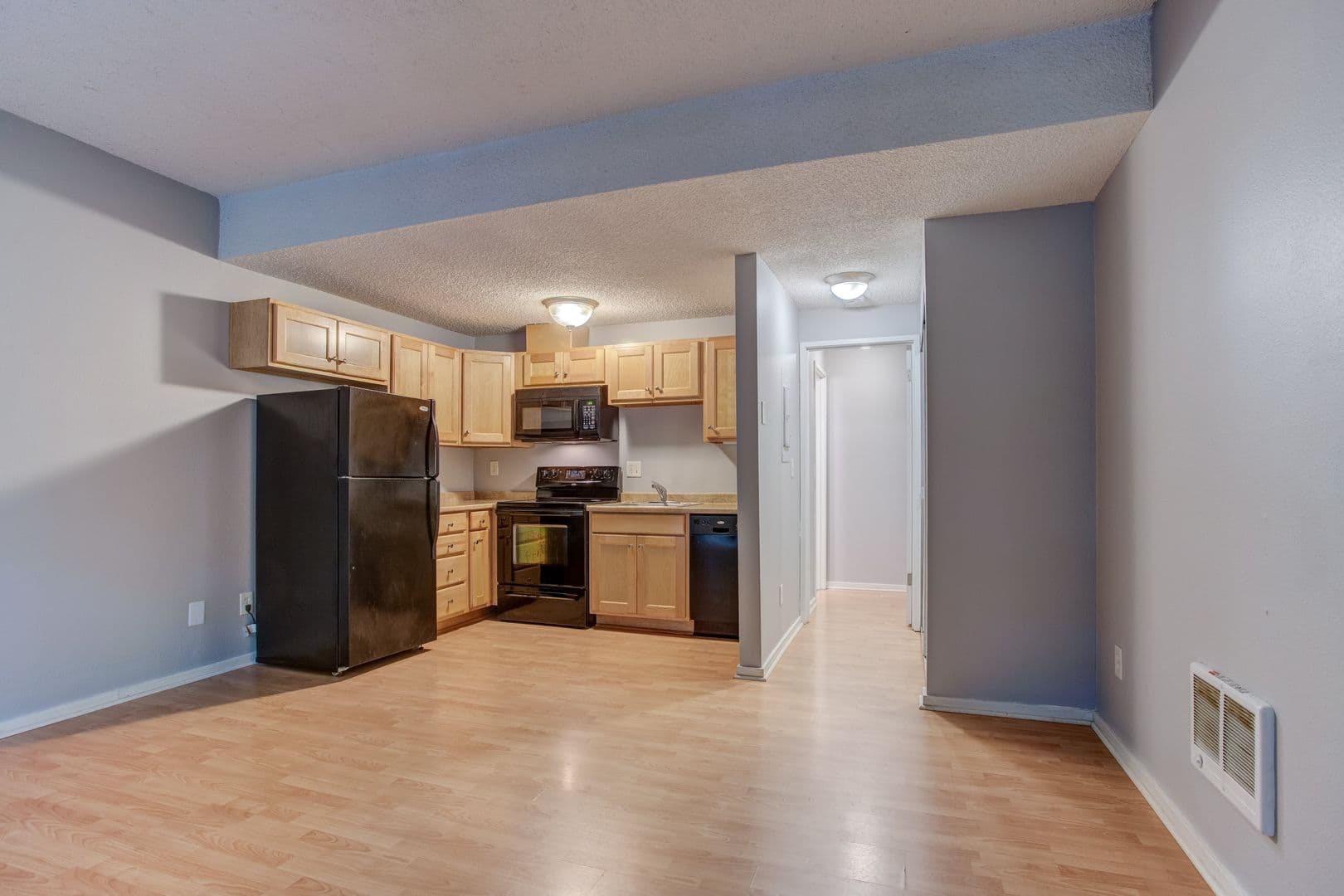 Portland Apartment: 3030-3032 SW 4th Ave