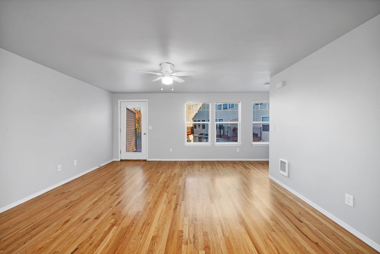 Portland Apartment: 13515 SE Holgate Blvd