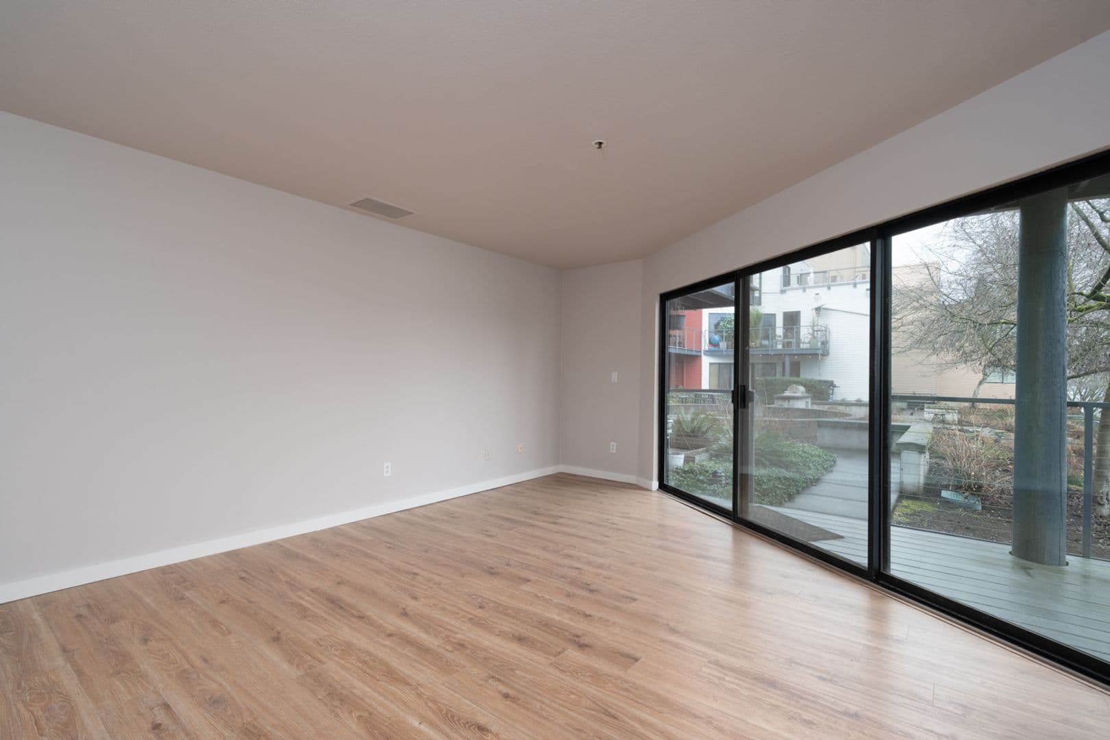 Portland Condo: 720 NW Naito Pkwy
