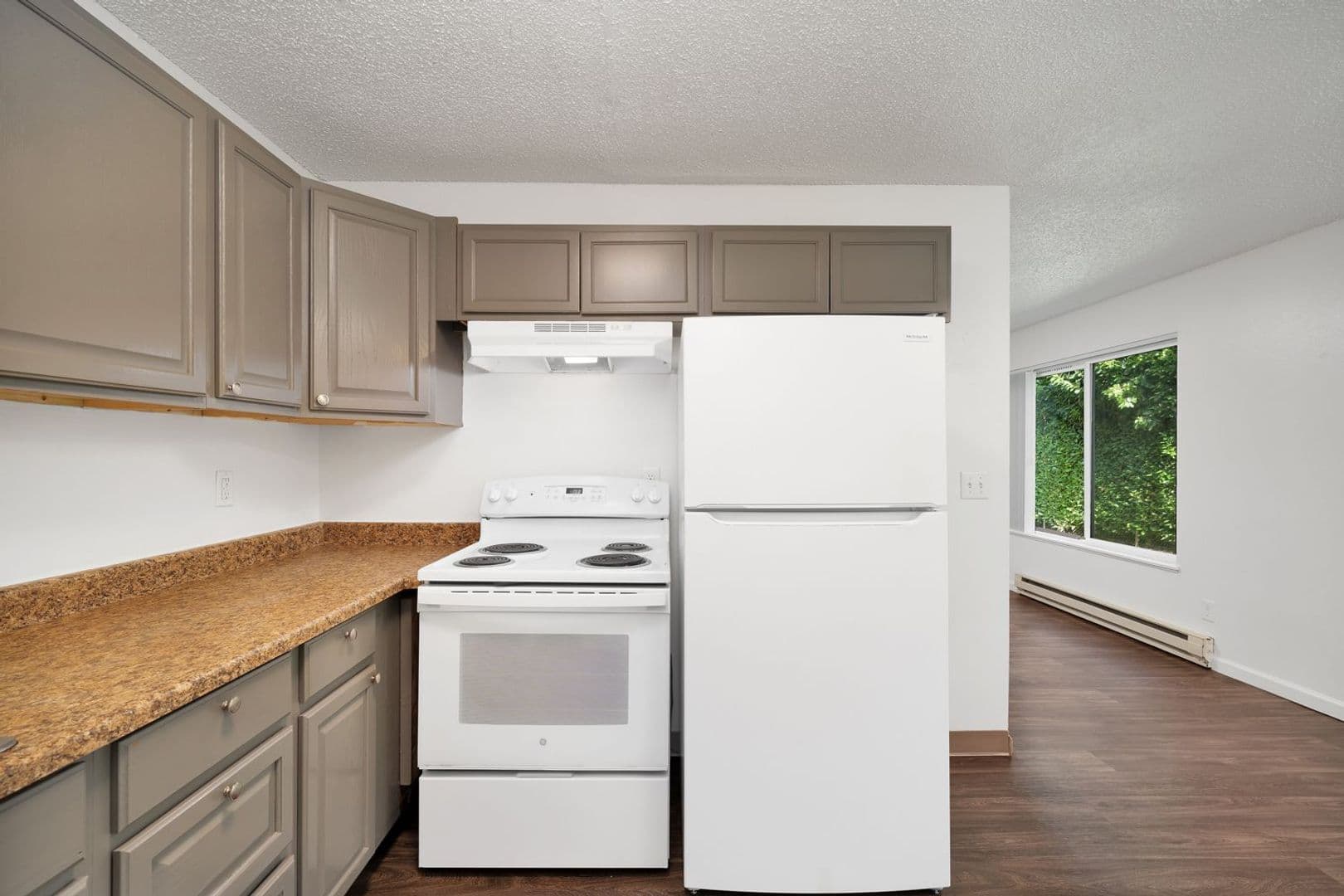 Portland Apartment: 6061 N Fessenden ST.