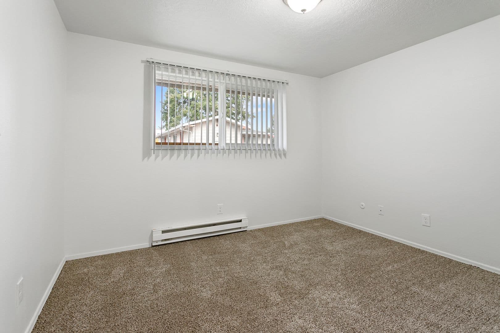 Portland Apartment: 12430 NE Glisan Street