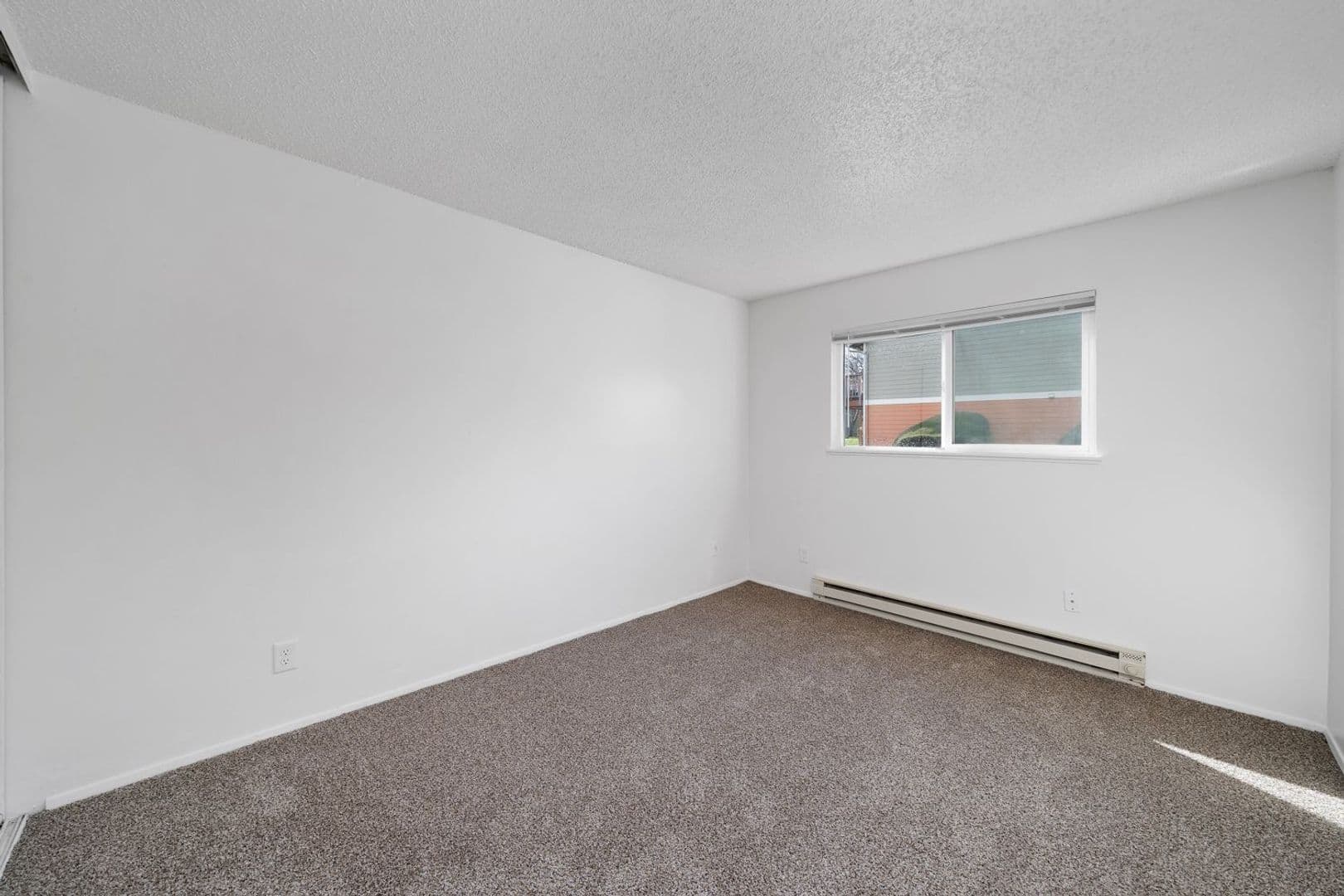 Portland Apartment: 6061 N Fessenden ST.