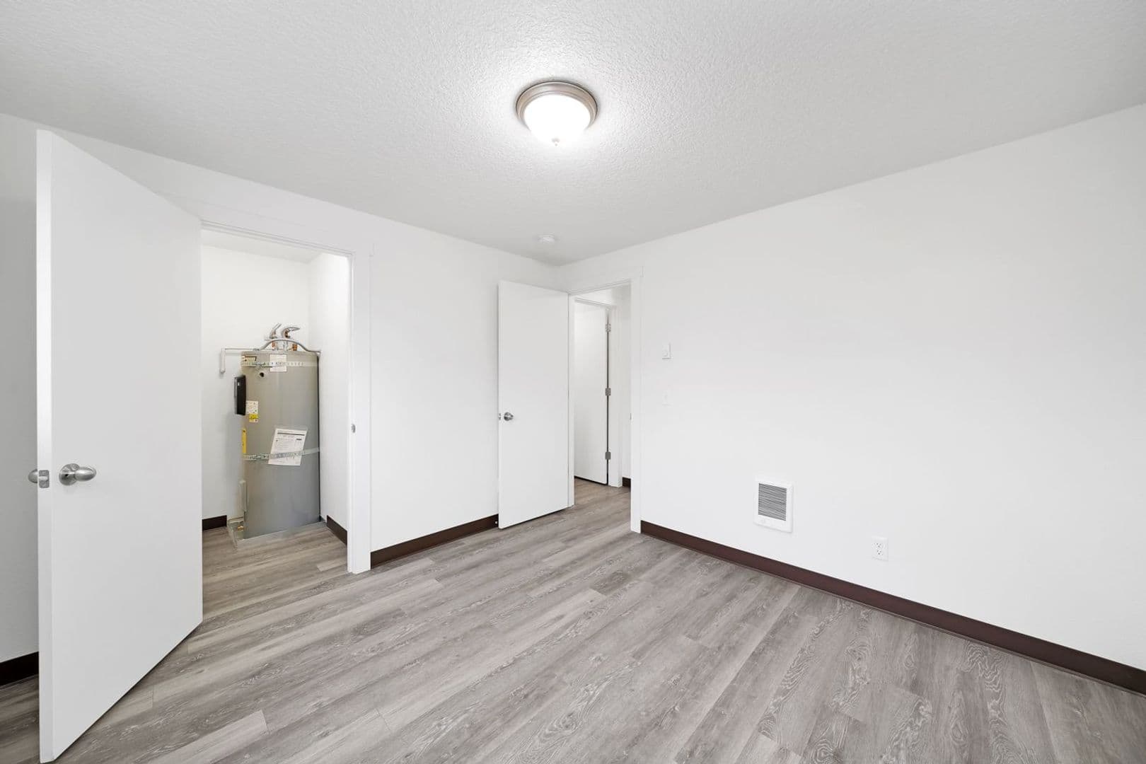 Milwaukie Apartment: 13455 SE Oatfield RD