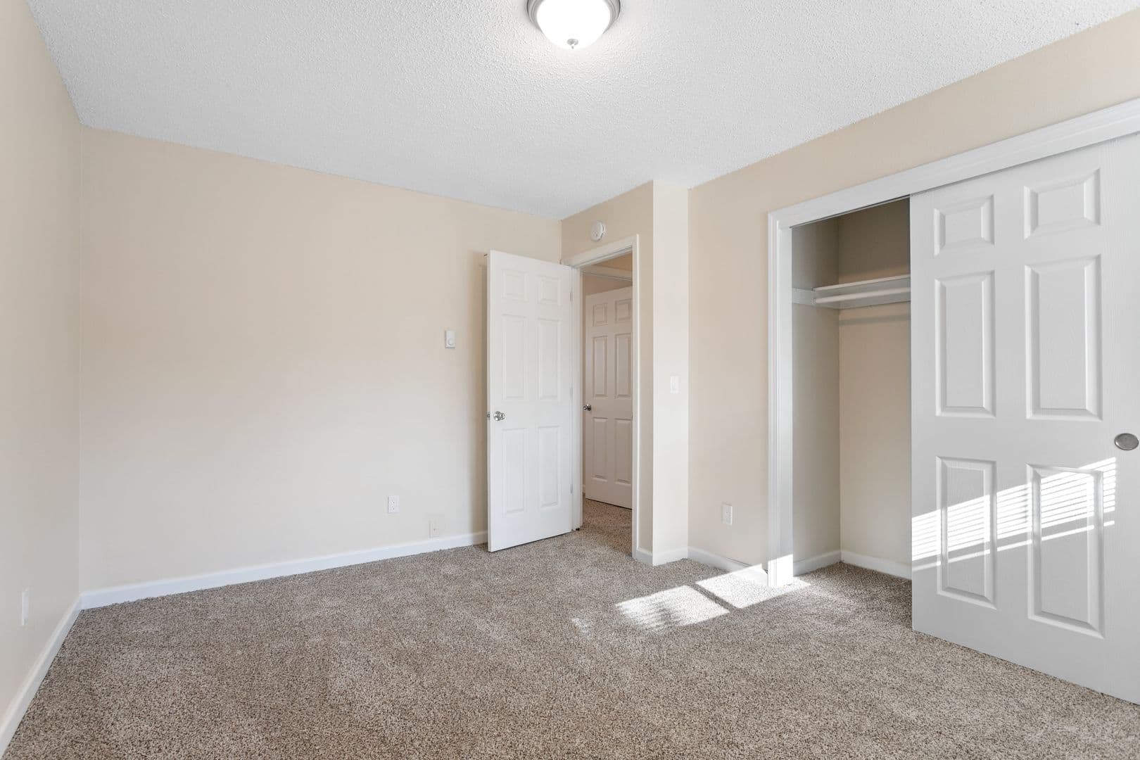 Portland Apartment: 16520 NE Glisan St