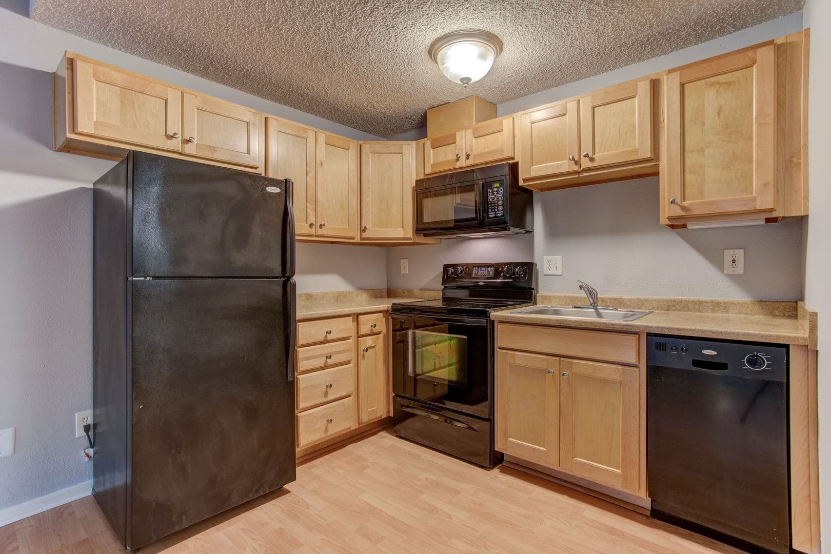 Portland Apartment: 3030-3032 SW 4th Ave
