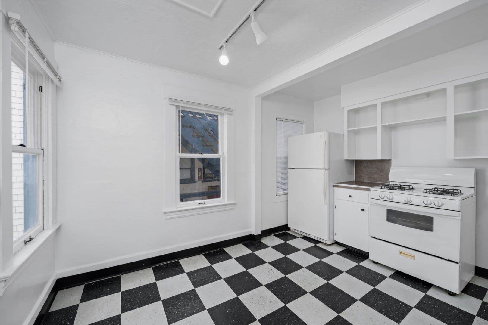 Portland Apartment: 2318 SW Osage Street