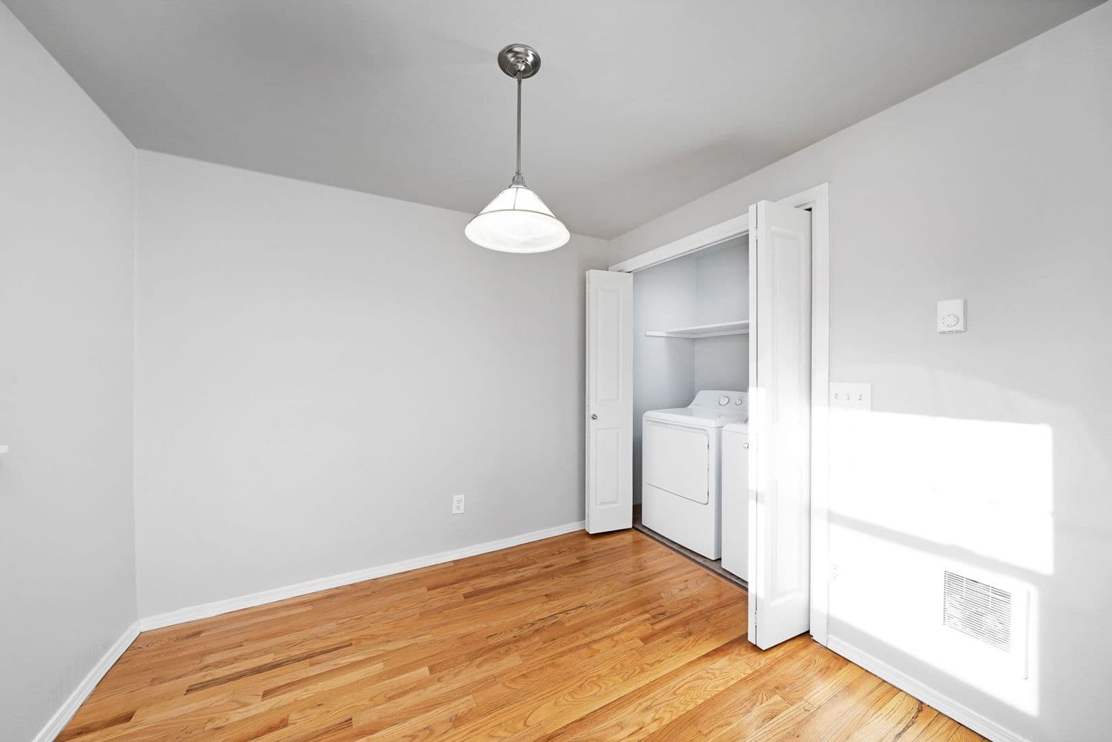 Portland Apartment: 13515 SE Holgate Blvd