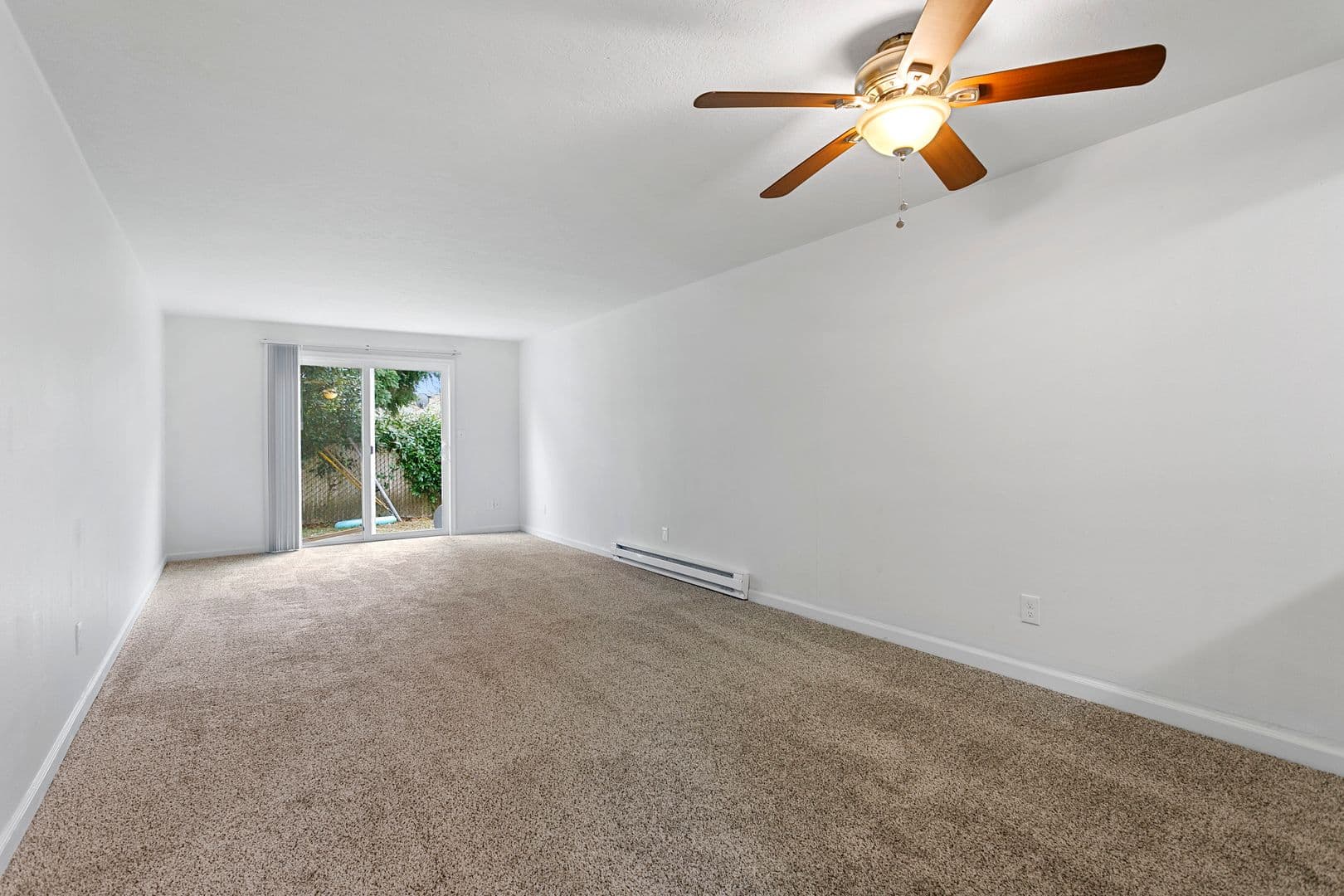 Portland Apartment: 12430 NE Glisan Street