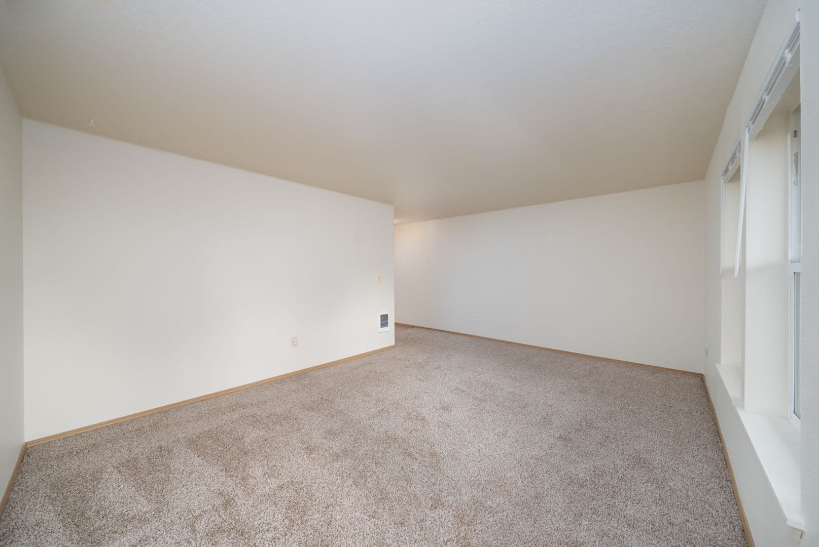 Gresham Apartment: 1519 SE Roberts Drive