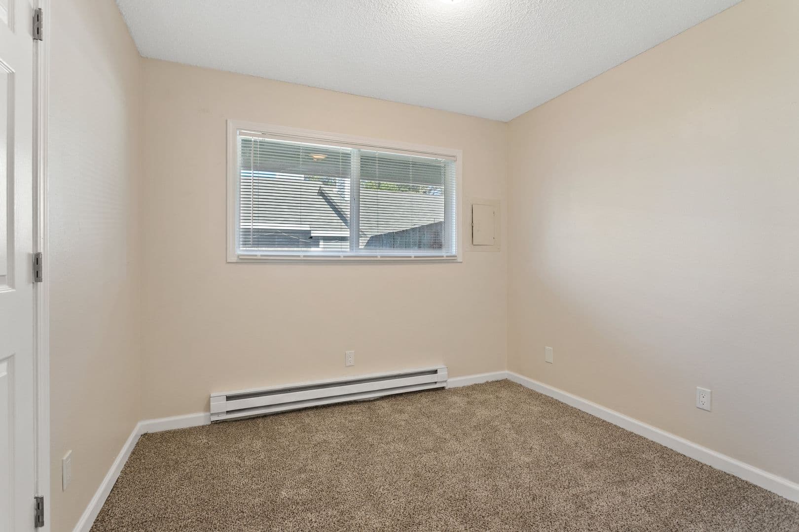Portland Apartment: 16520 NE Glisan St