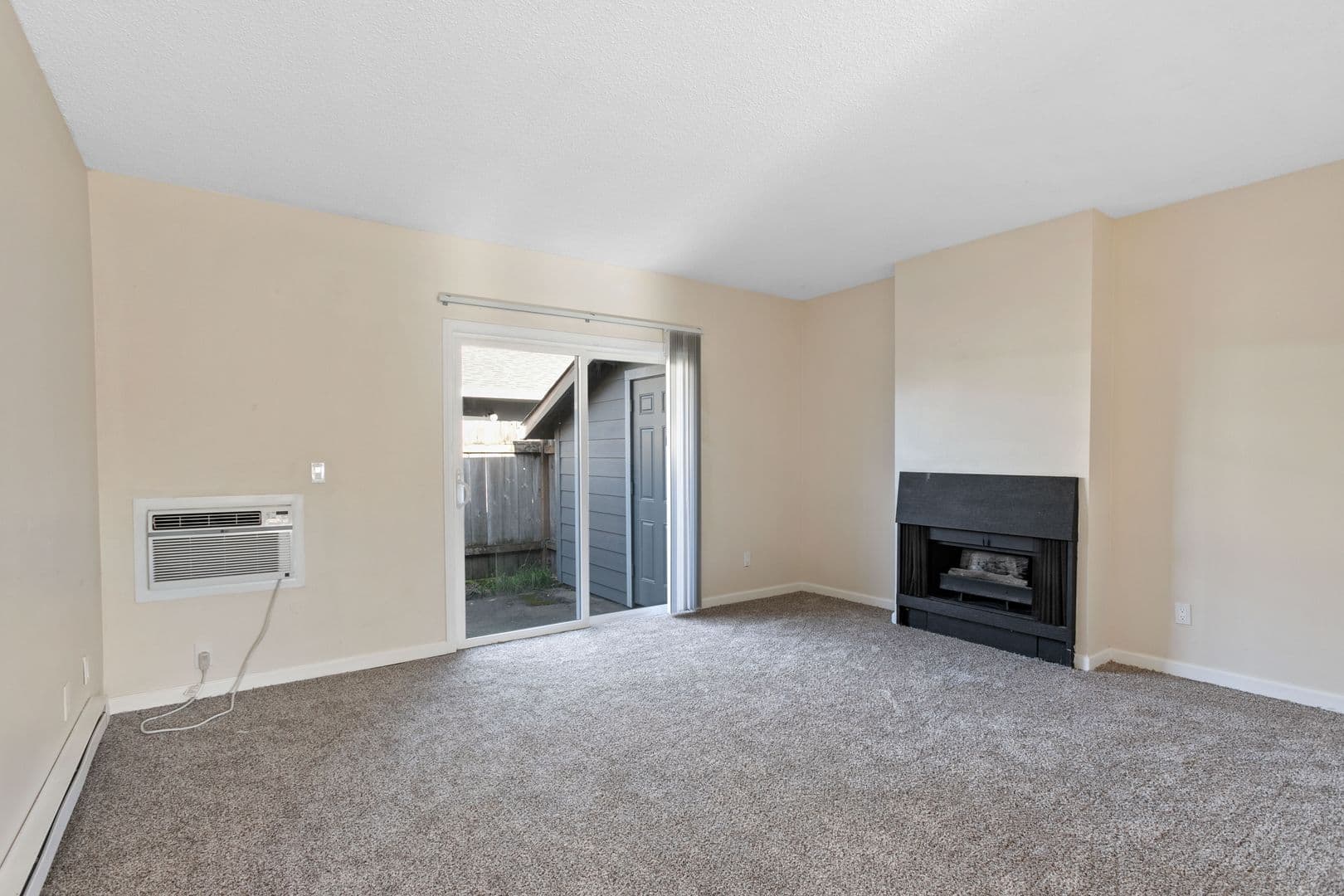 Portland Apartment: 16520 NE Glisan St
