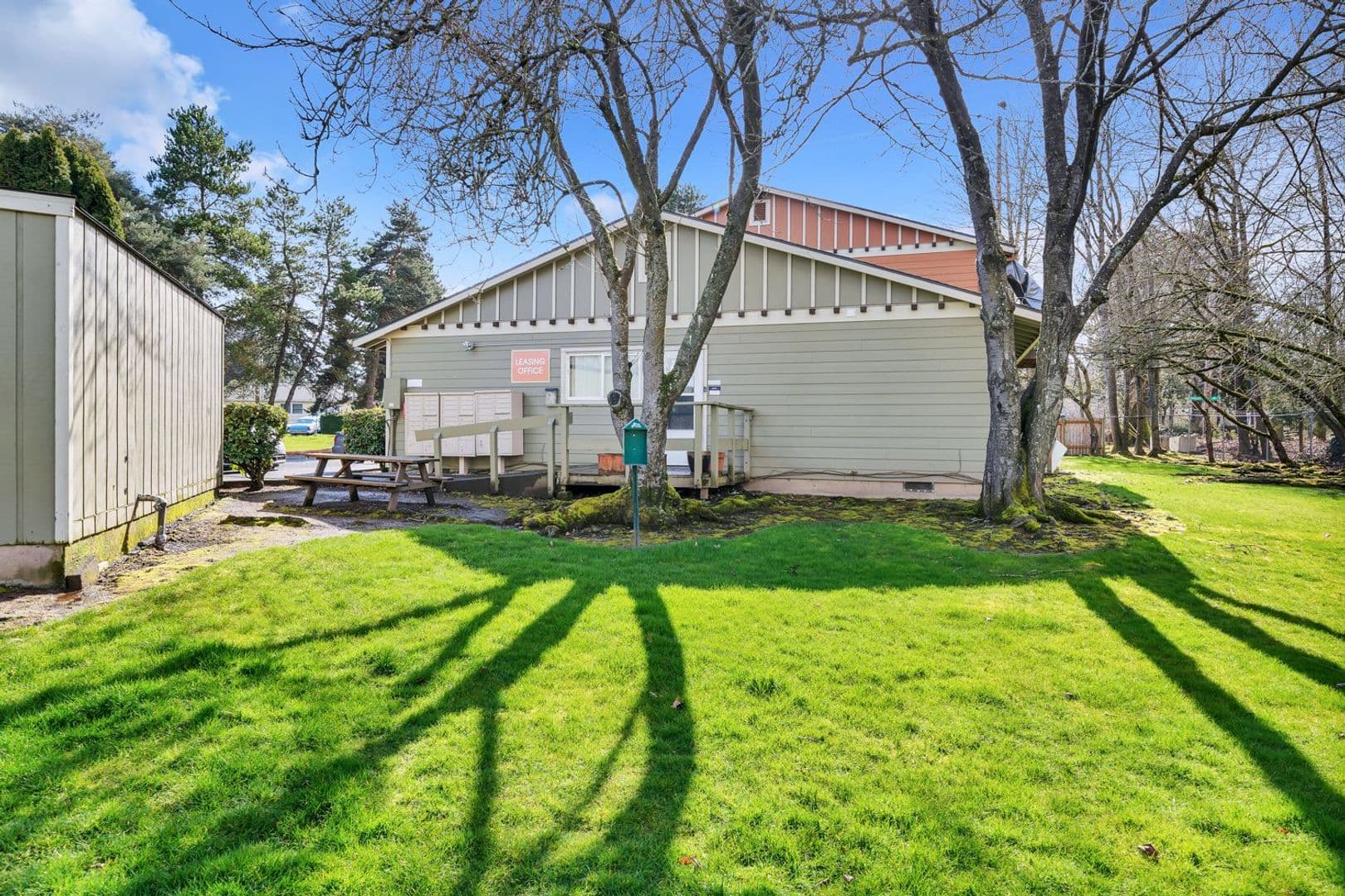 Portland Apartment: 6061 N Fessenden ST.