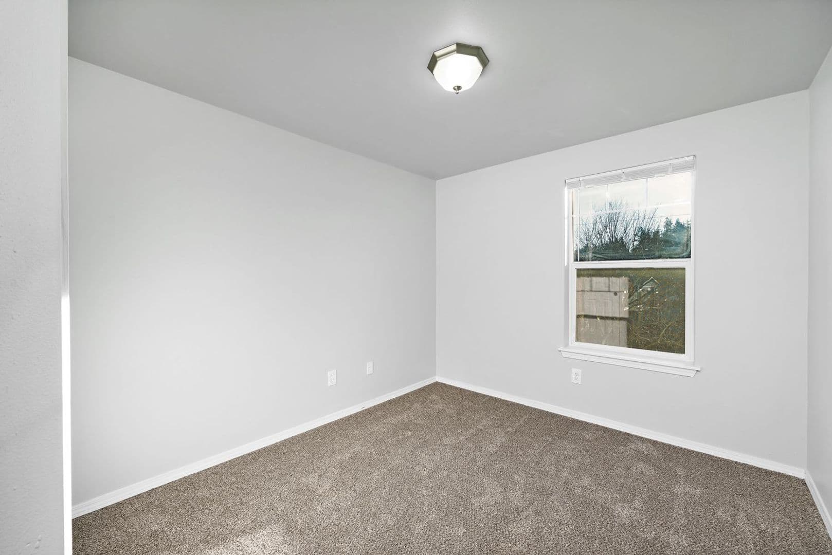 Portland Apartment: 13515 SE Holgate Blvd