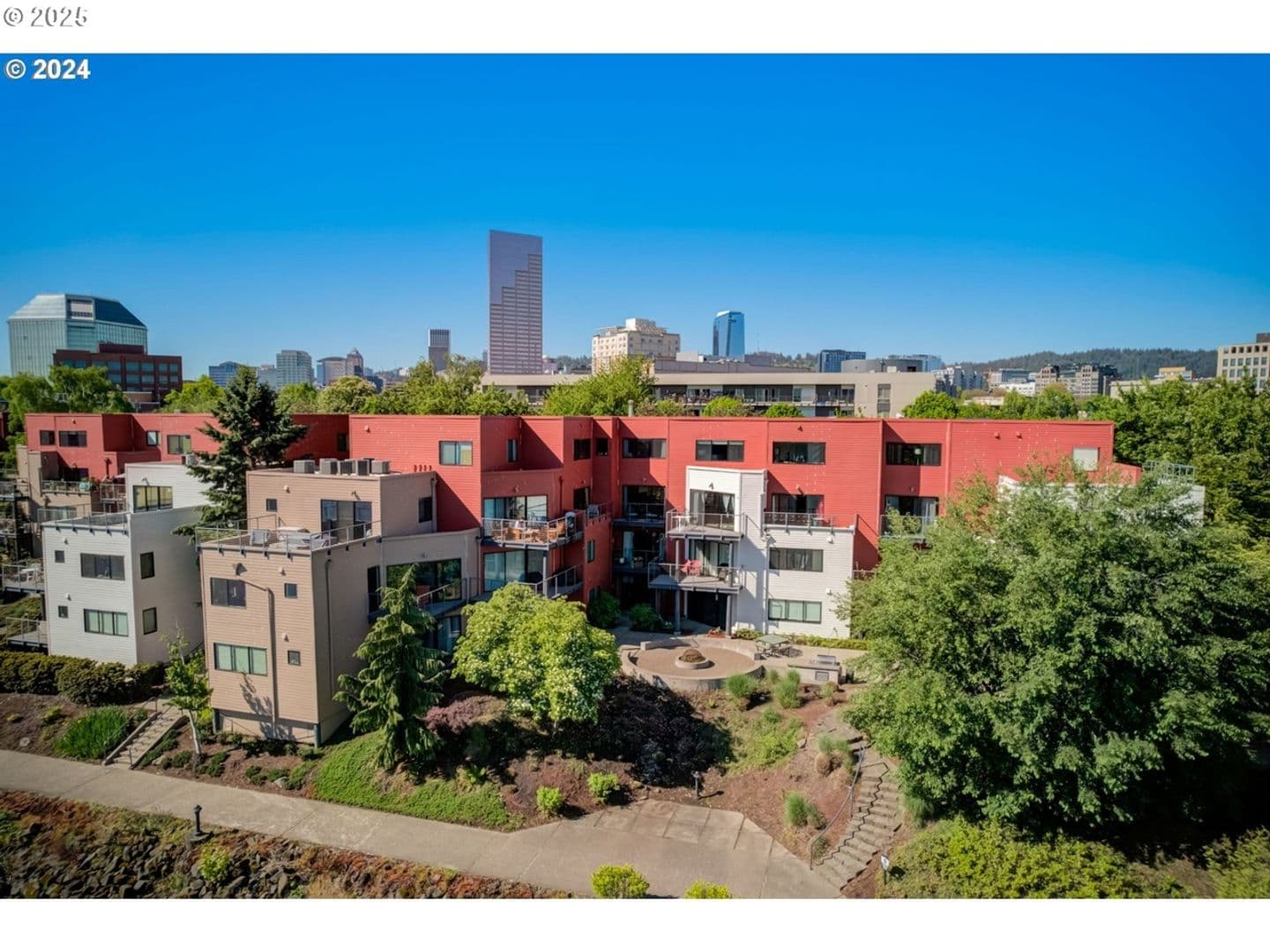 Portland Condo: 720 NW Naito Pkwy