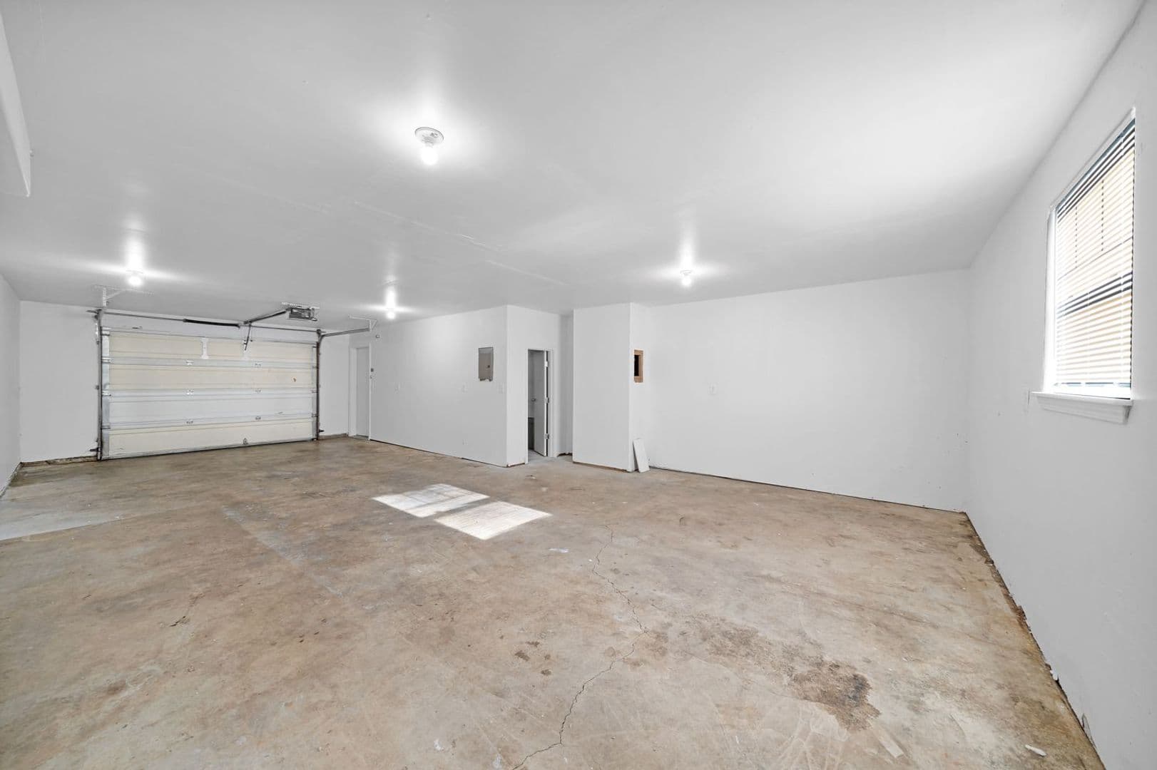 Portland Apartment: 13515 SE Holgate Blvd